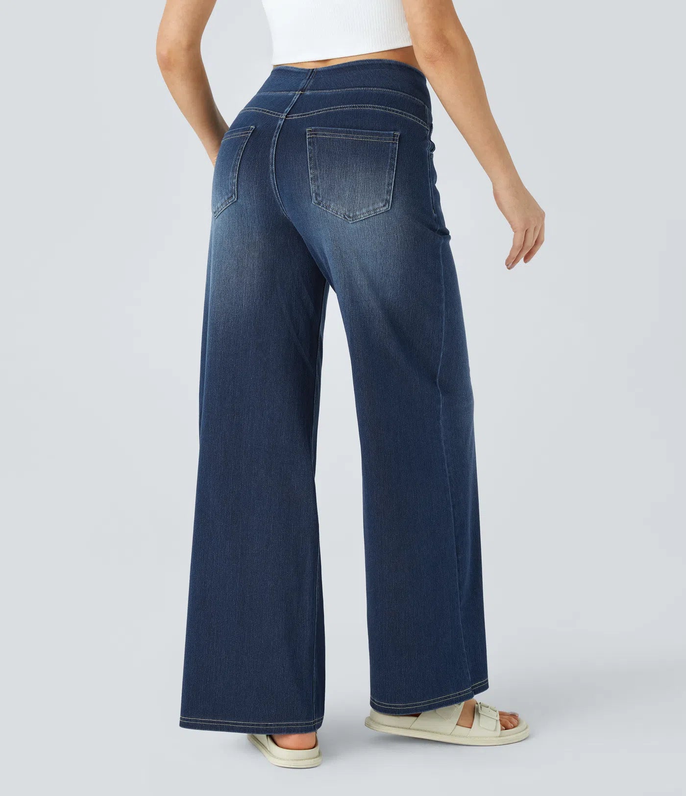 Baggy-Jeans (lockere weite Beine) mit hoher Taille, Taschen und Waschung – lässig