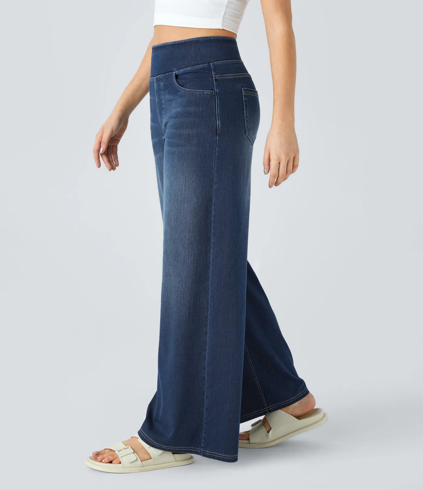 Baggy-Jeans (lockere weite Beine) mit hoher Taille, Taschen und Waschung – lässig
