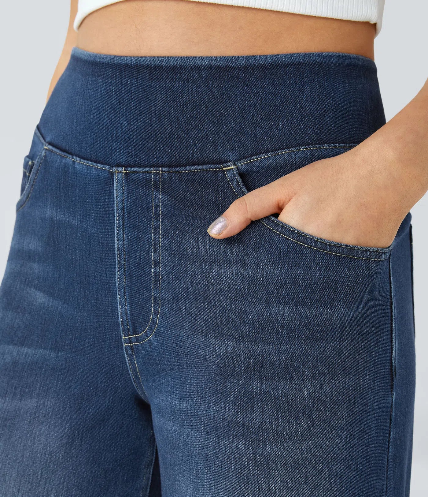Baggy-Jeans (lockere weite Beine) mit hoher Taille, Taschen und Waschung – lässig